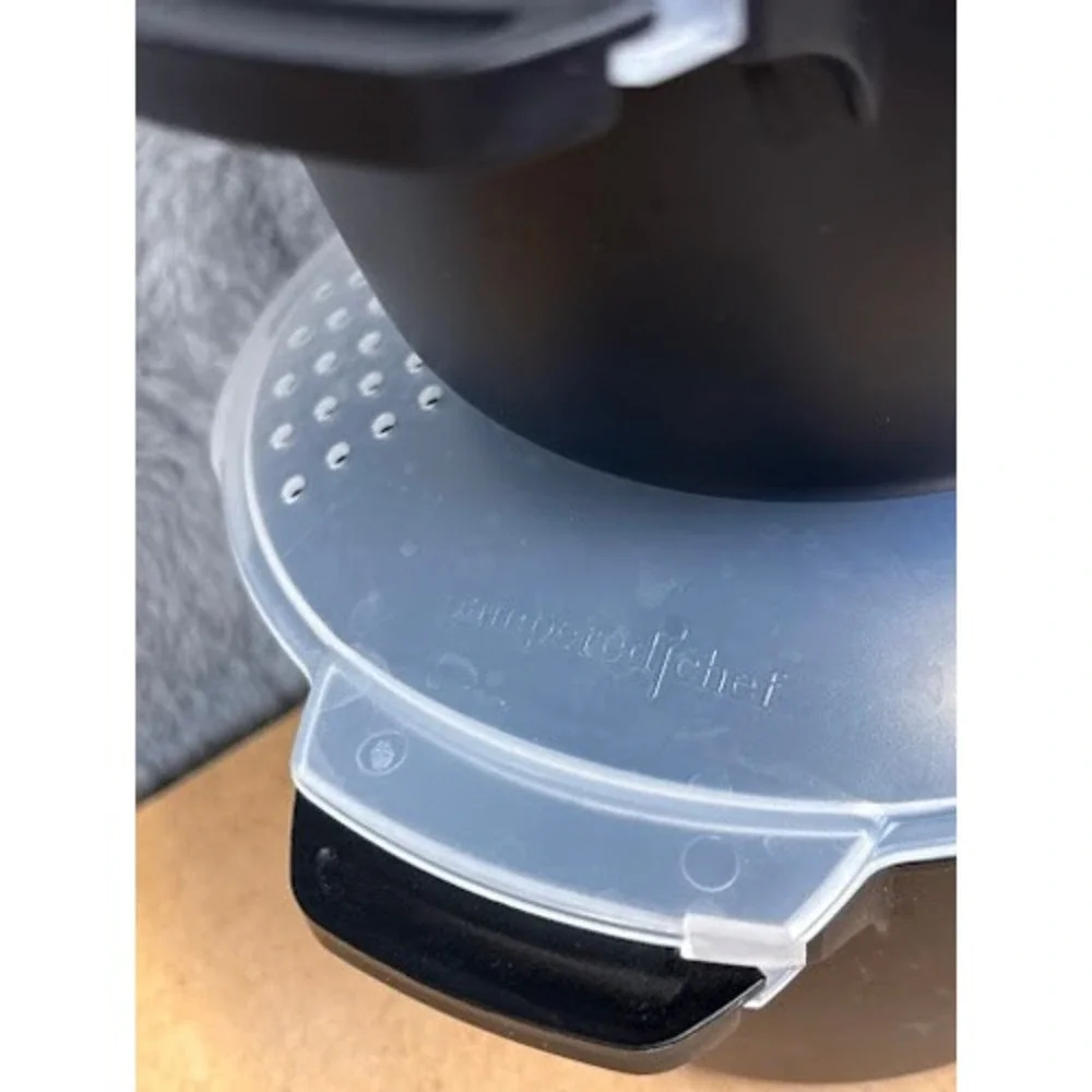 Pampered Chef Micro-Cooker Set 1qt‎ and 2qt Black Microwave Steamer with Lids